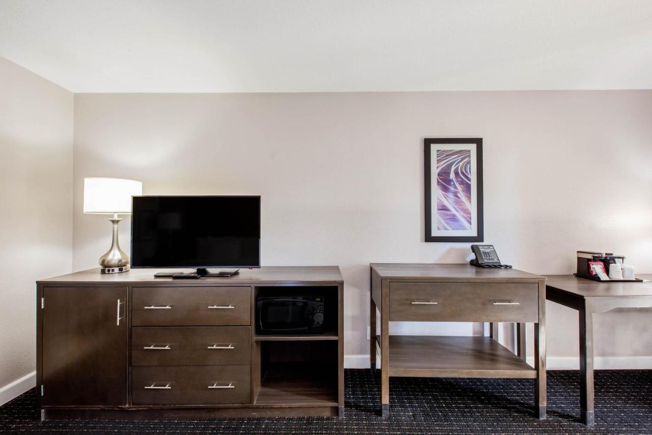 Hotel La Quinta By Wyndham Pomona Extérieur photo