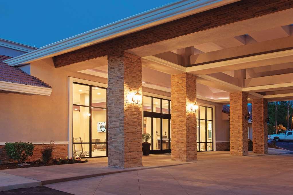 Hotel La Quinta By Wyndham Pomona Extérieur photo