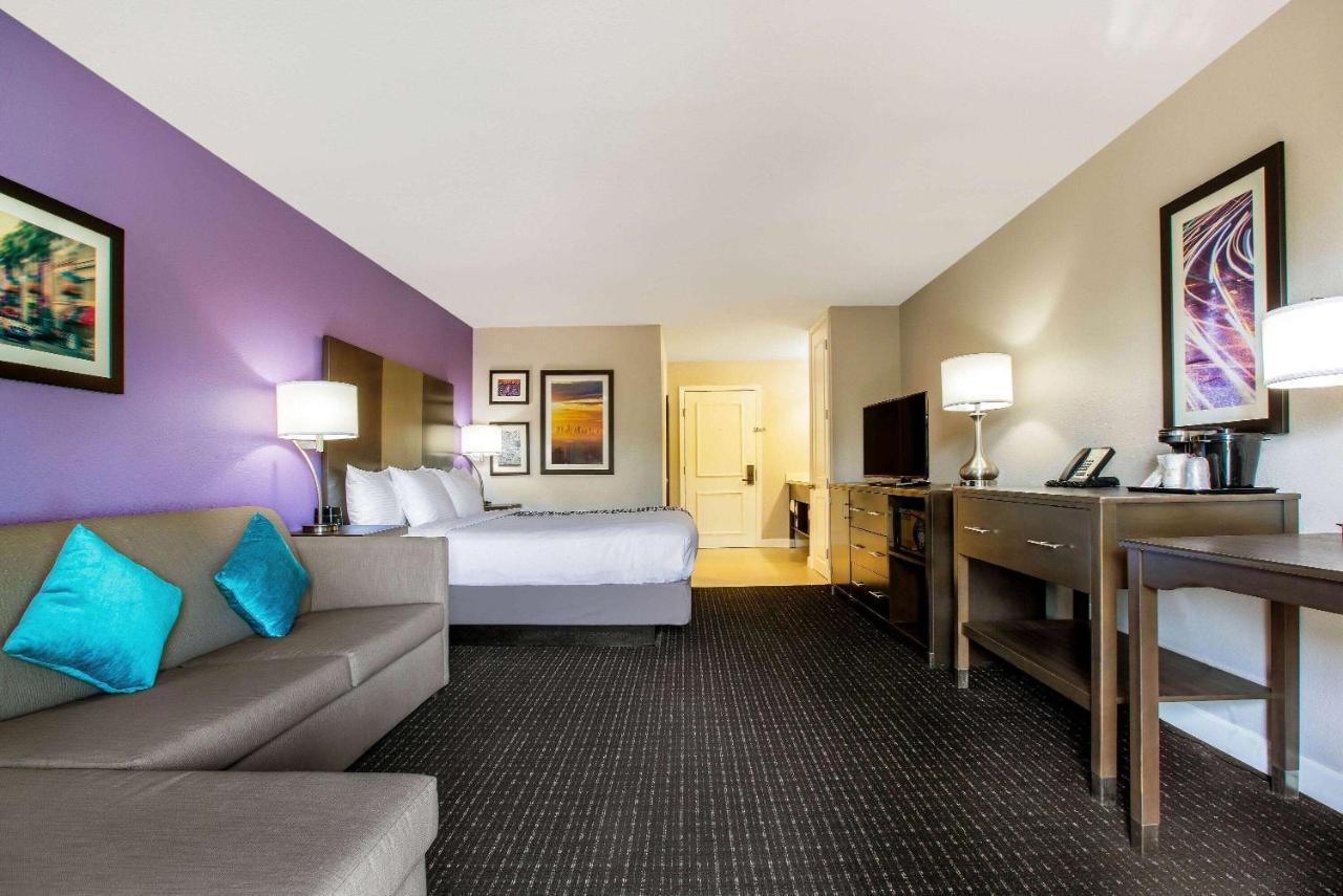 Hotel La Quinta By Wyndham Pomona Extérieur photo