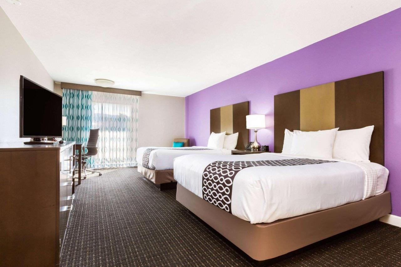 Hotel La Quinta By Wyndham Pomona Extérieur photo