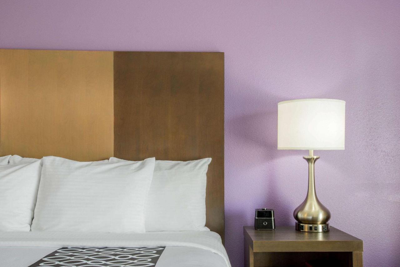 Hotel La Quinta By Wyndham Pomona Extérieur photo