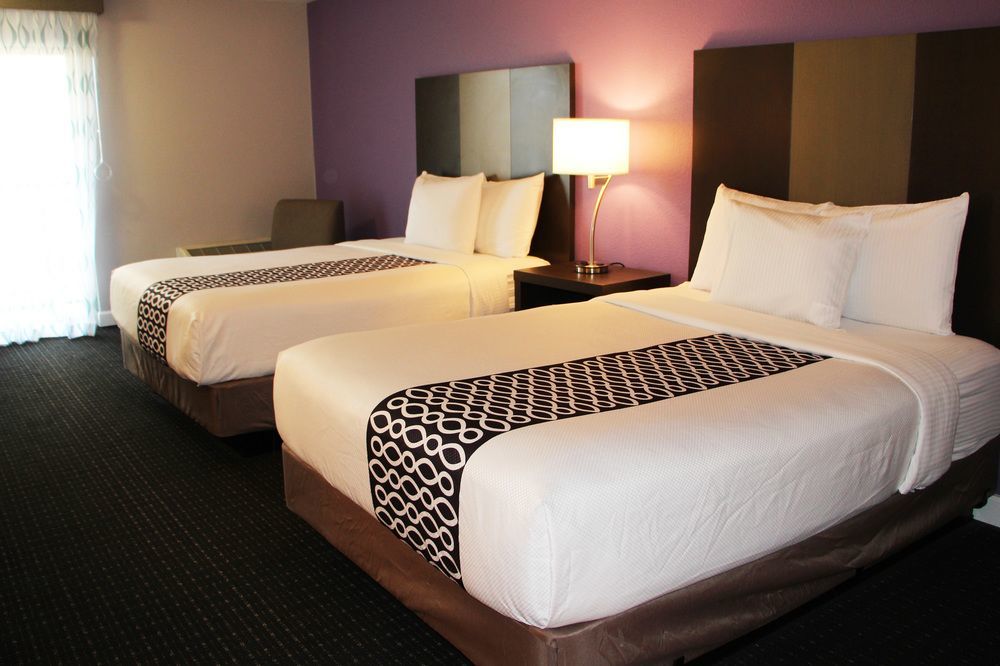 Hotel La Quinta By Wyndham Pomona Extérieur photo