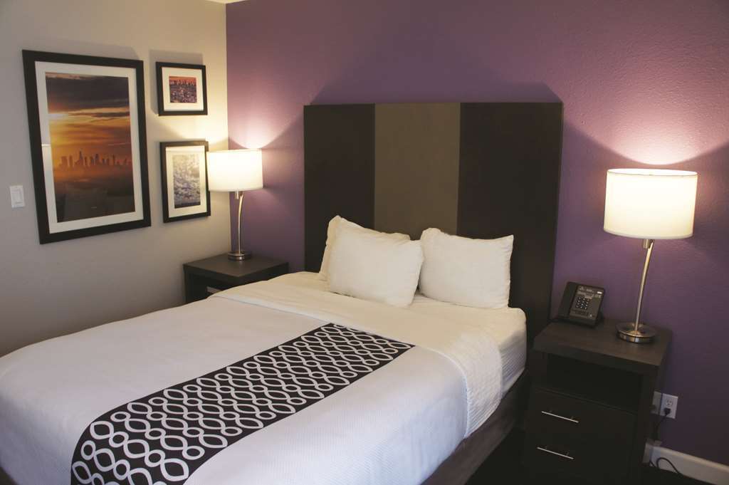 Hotel La Quinta By Wyndham Pomona Chambre photo