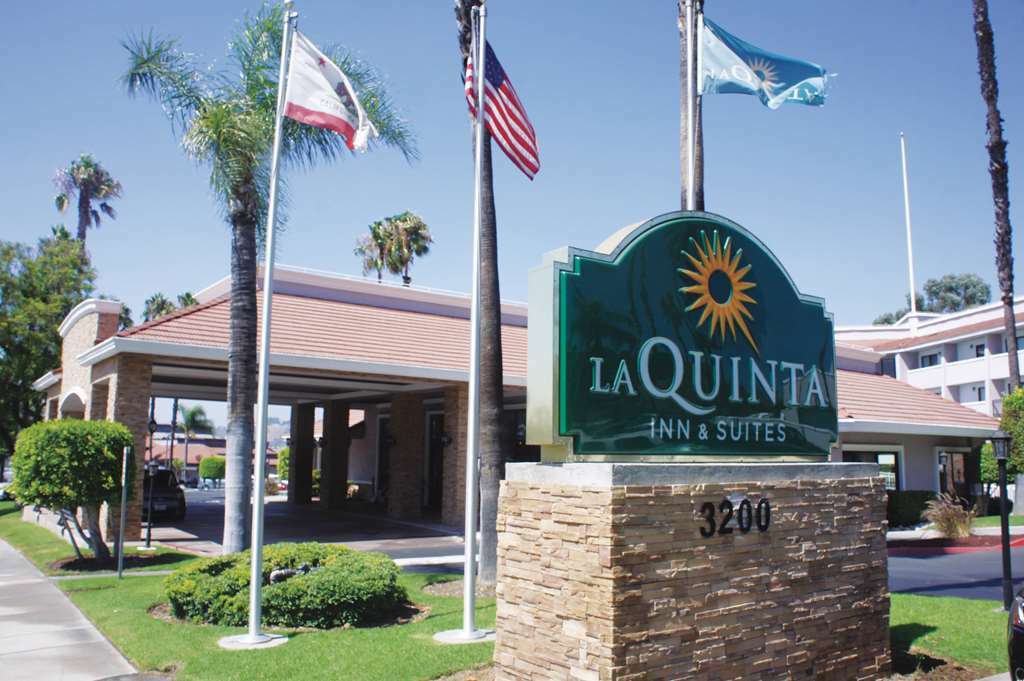 Hotel La Quinta By Wyndham Pomona Extérieur photo