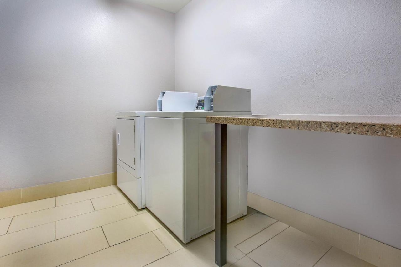 Hotel La Quinta By Wyndham Pomona Extérieur photo