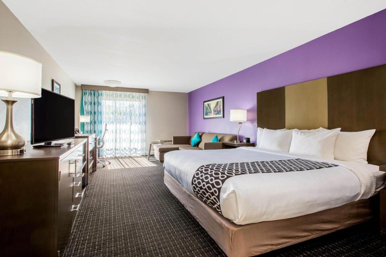 Hotel La Quinta By Wyndham Pomona Extérieur photo